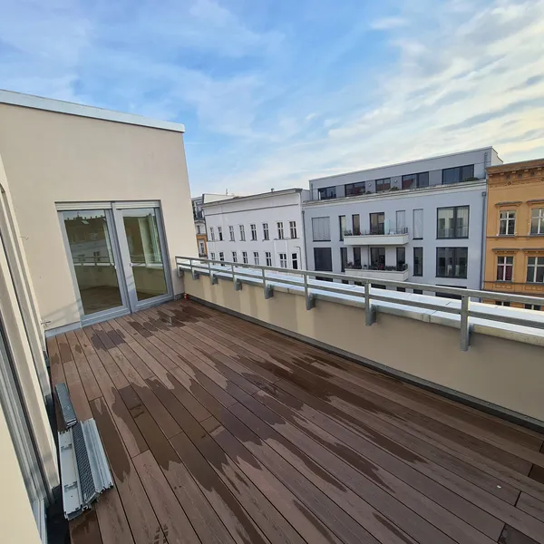 Moderne 2 Zimmer Wohnung mit traumhafter Terrasse — photo 1